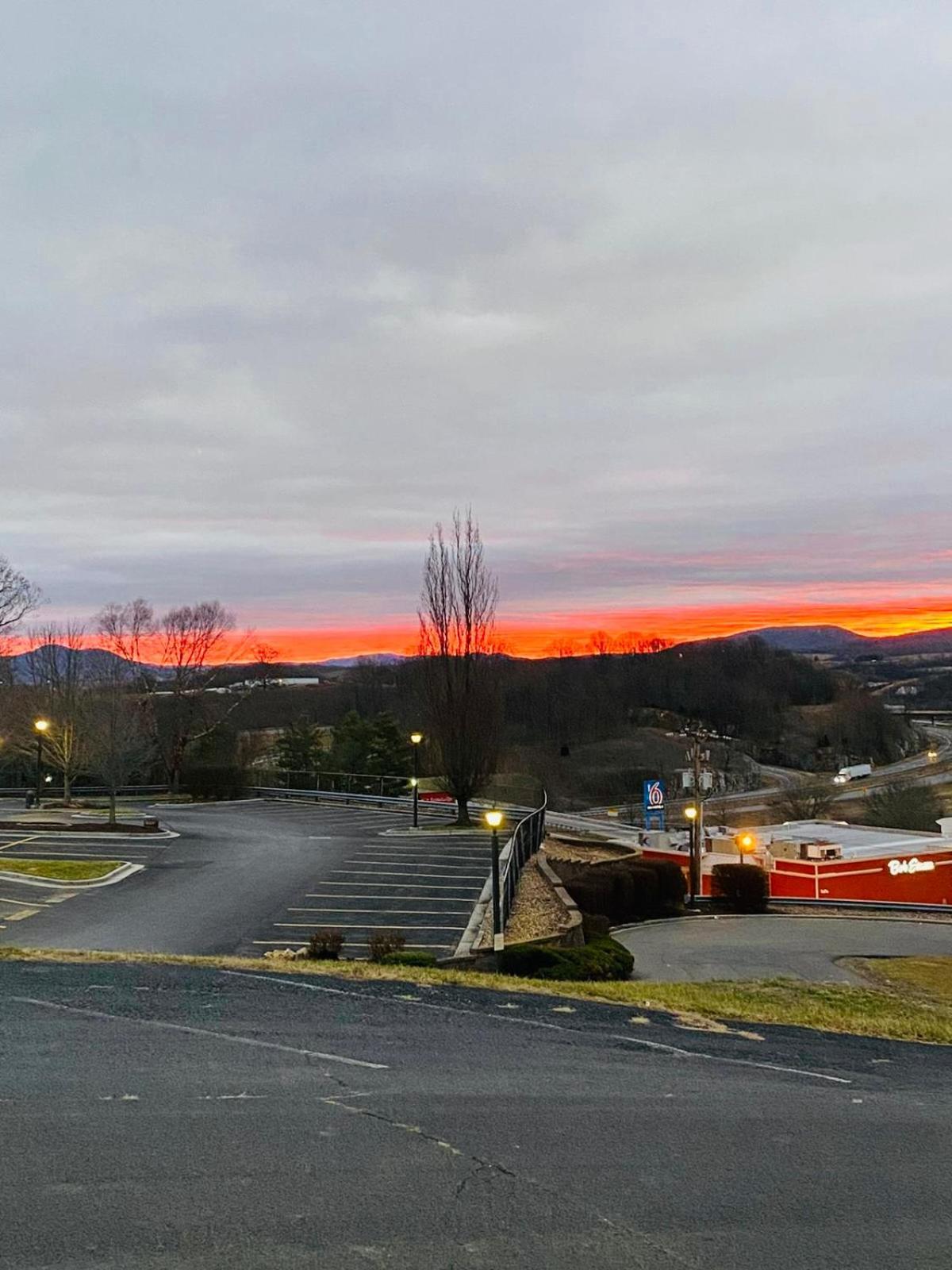 Travelodge By Wyndham Wytheville Exterior foto